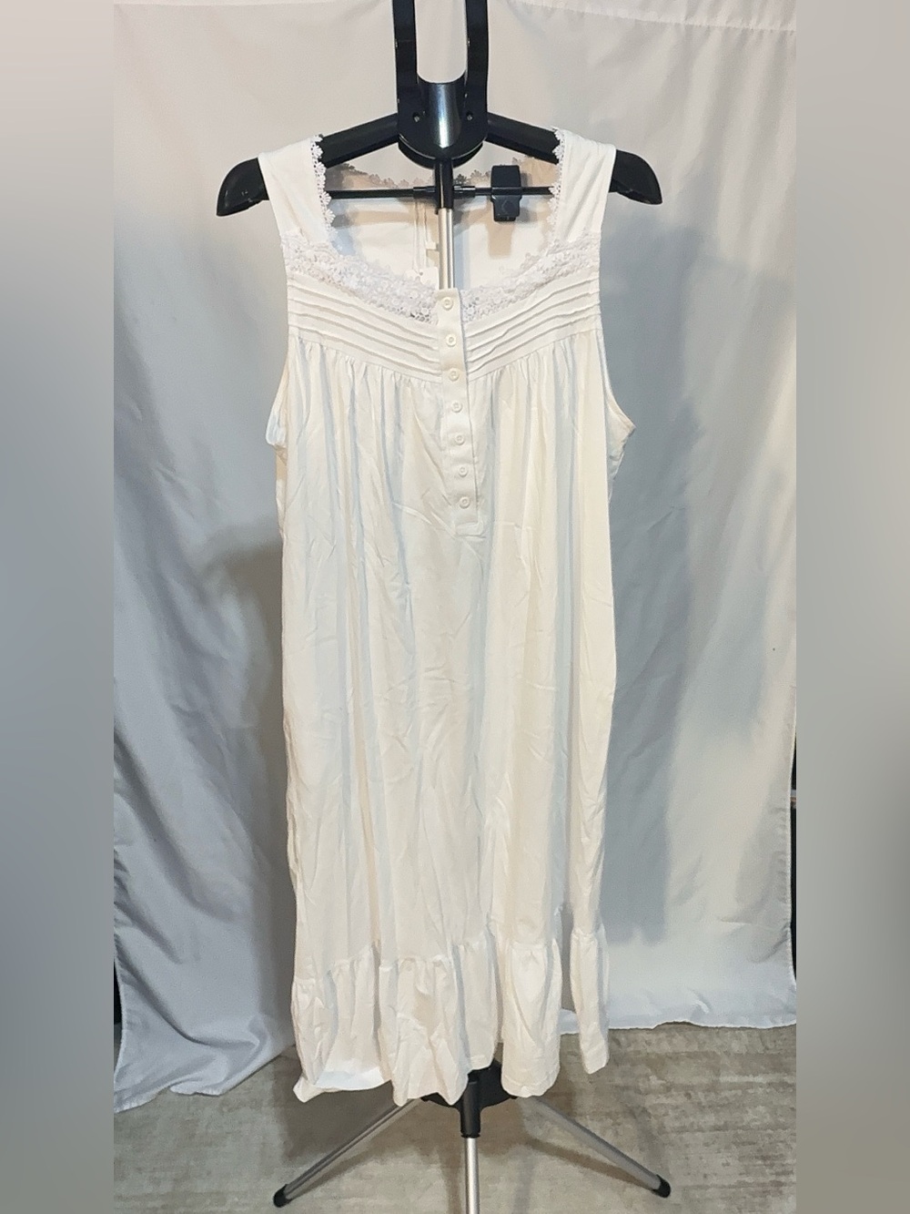 Women's White Sleeveless Lace-Trim Nightdress